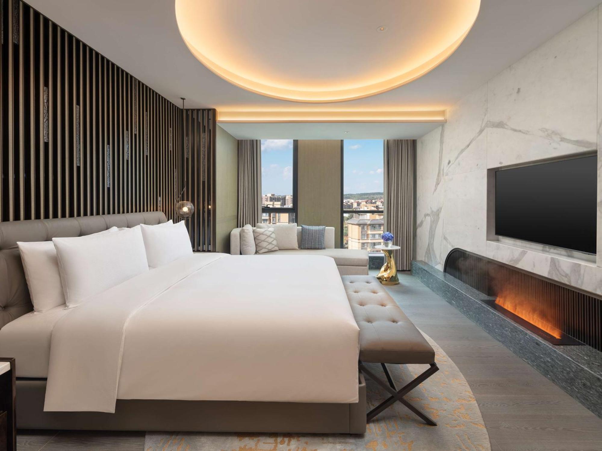 ホテル Doubletree By Hilton Kunming Airport エクステリア 写真