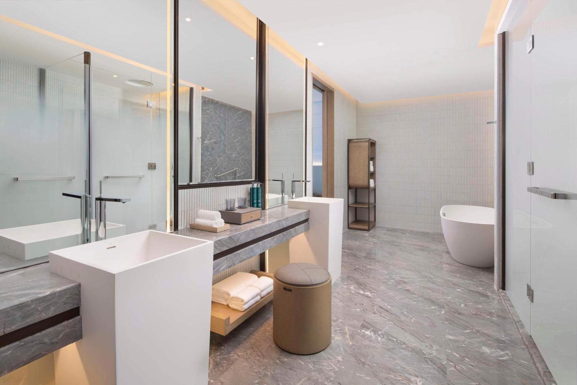 ホテル Doubletree By Hilton Kunming Airport エクステリア 写真