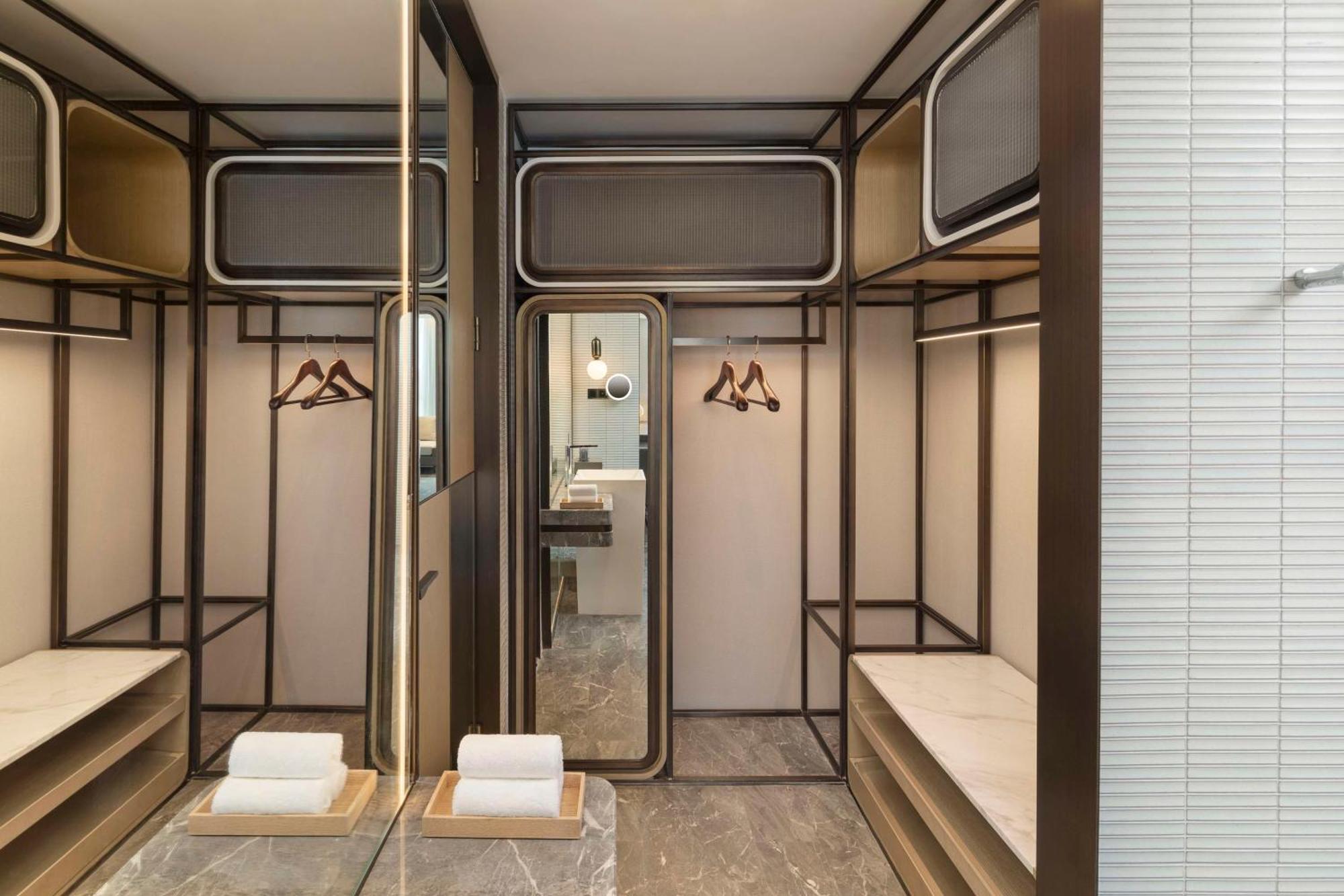 ホテル Doubletree By Hilton Kunming Airport エクステリア 写真