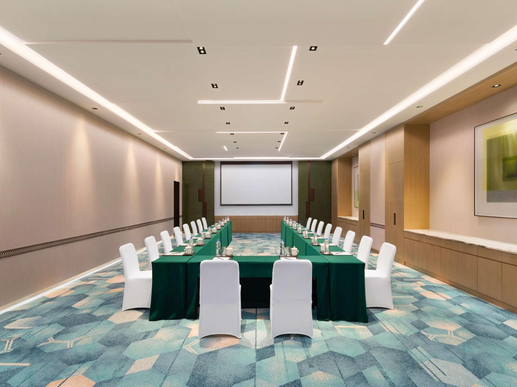 ホテル Doubletree By Hilton Kunming Airport エクステリア 写真