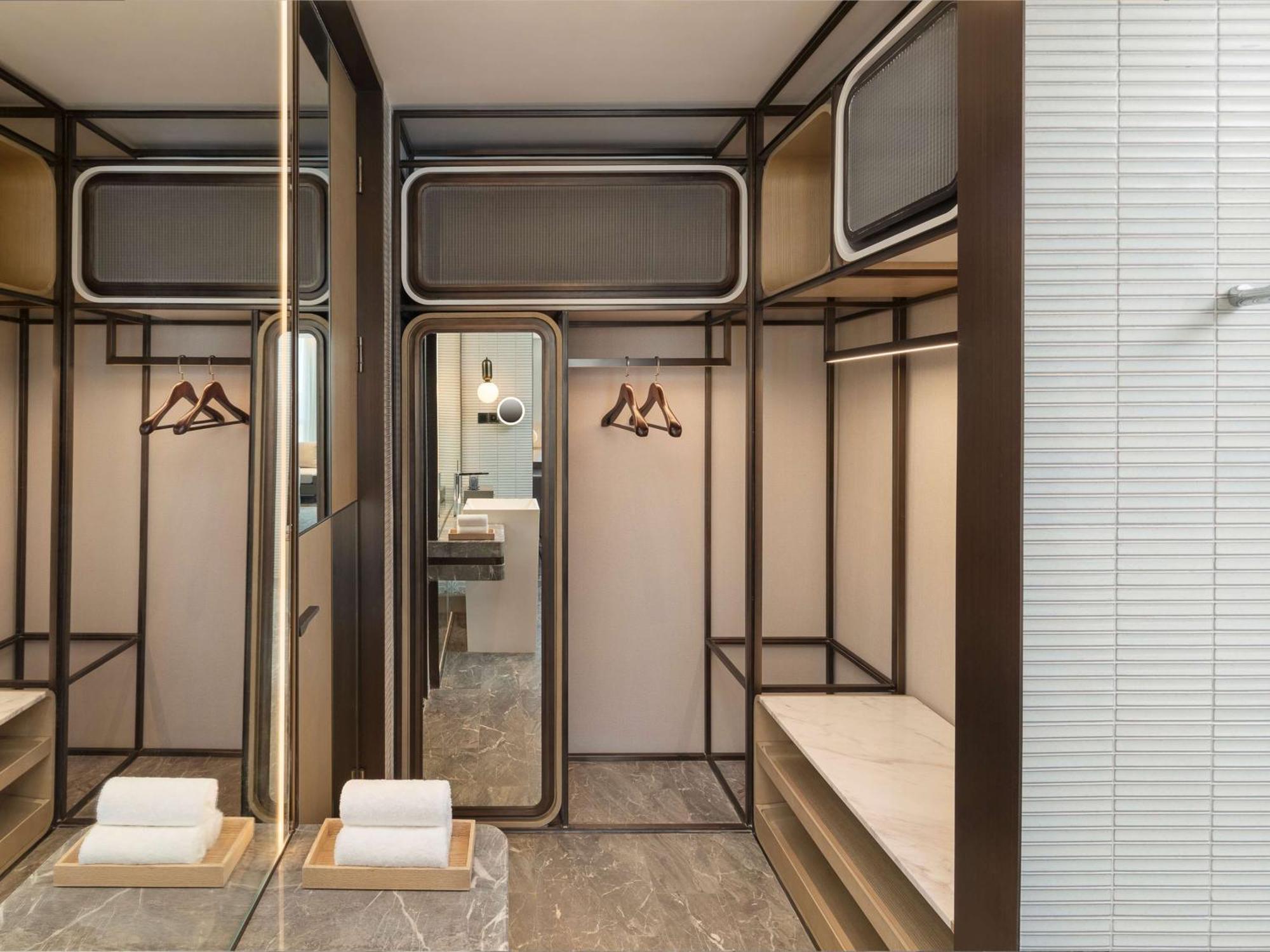 ホテル Doubletree By Hilton Kunming Airport エクステリア 写真
