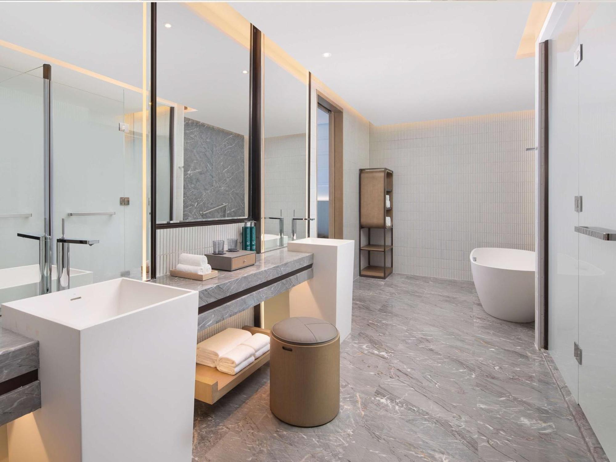 ホテル Doubletree By Hilton Kunming Airport エクステリア 写真