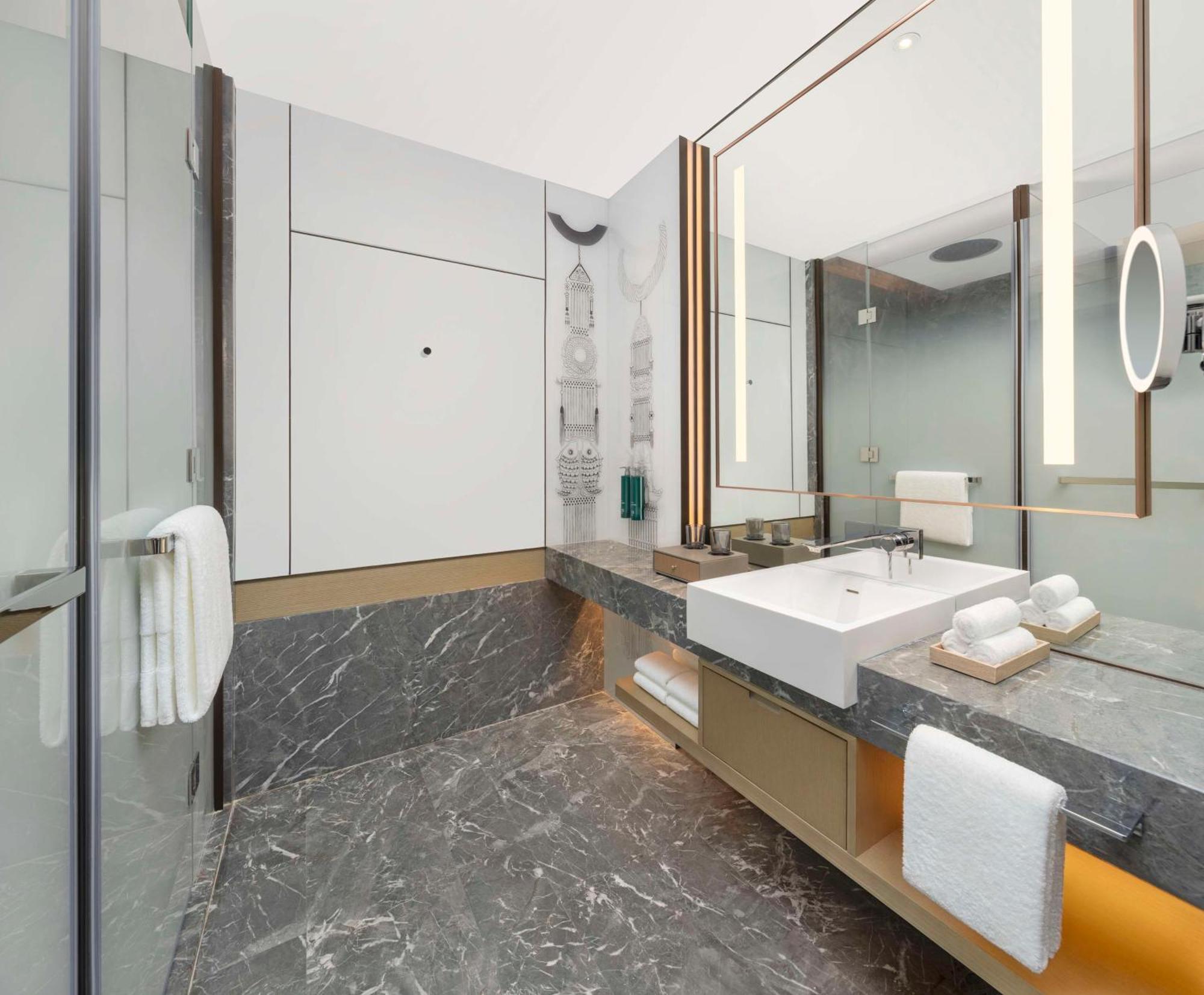 ホテル Doubletree By Hilton Kunming Airport エクステリア 写真