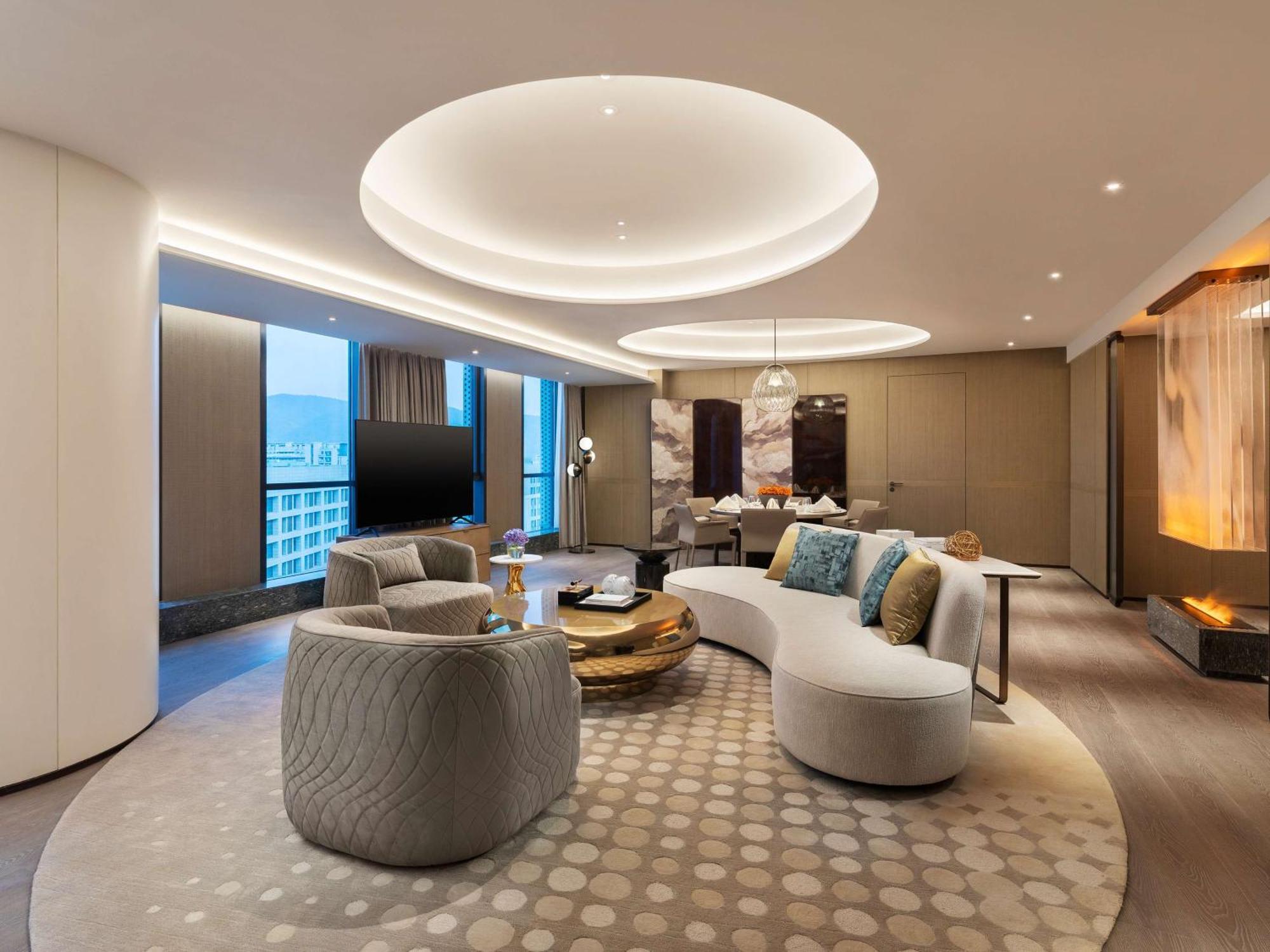 ホテル Doubletree By Hilton Kunming Airport エクステリア 写真