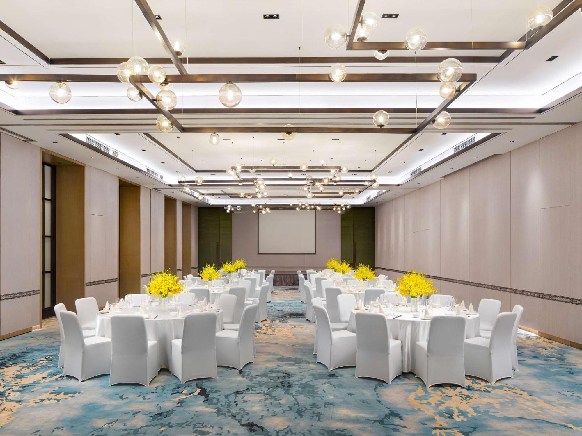 ホテル Doubletree By Hilton Kunming Airport エクステリア 写真