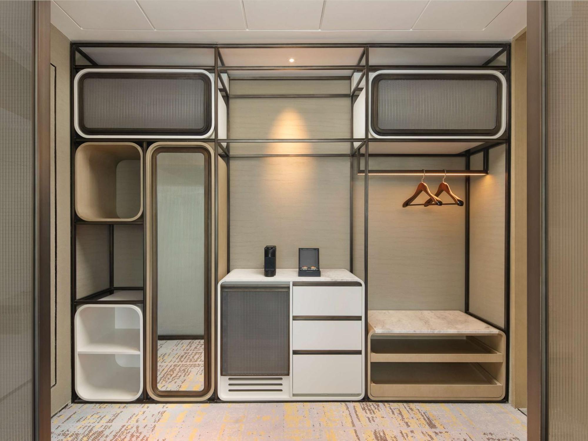 ホテル Doubletree By Hilton Kunming Airport エクステリア 写真