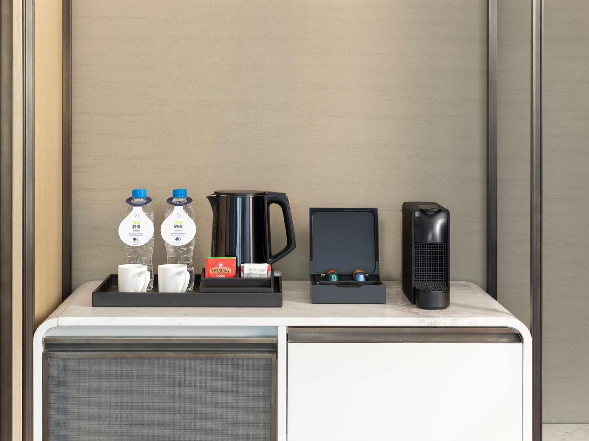 ホテル Doubletree By Hilton Kunming Airport エクステリア 写真