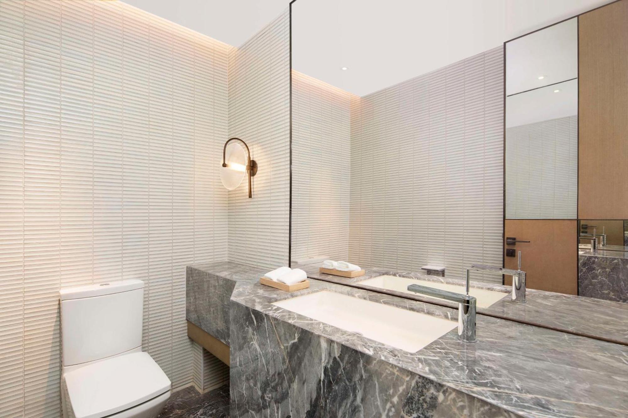 ホテル Doubletree By Hilton Kunming Airport エクステリア 写真