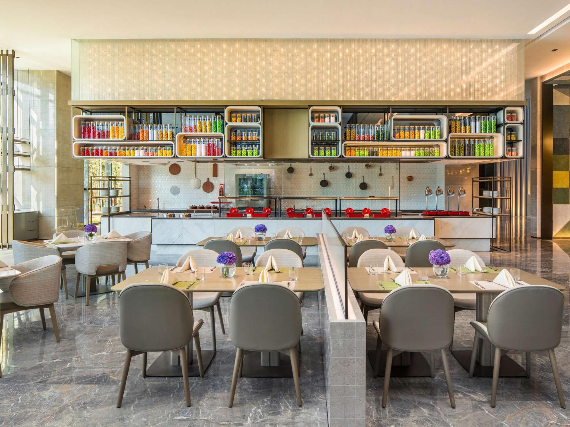 ホテル Doubletree By Hilton Kunming Airport エクステリア 写真