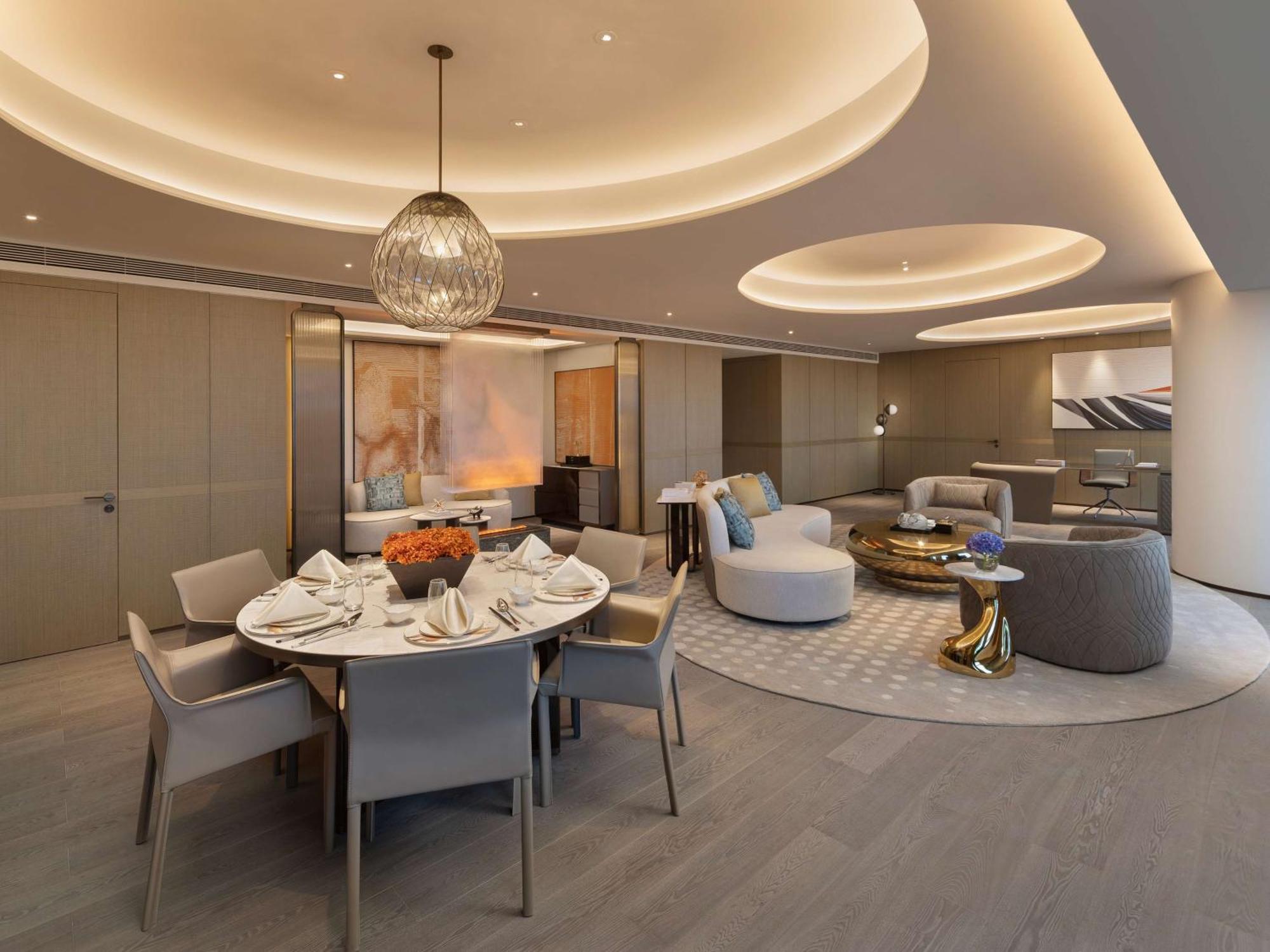 ホテル Doubletree By Hilton Kunming Airport エクステリア 写真